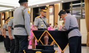 Kapolri-Listyo-Sigit-Prabowo-Lantik-Irjen-Pol-Kalingga-Rendra-Raharja-Sebagai-Kapolda-NTB