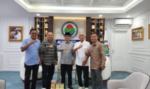 Ketua-DPD-PAN-Kotamobagu-Muhammad-Soekarno-Hatta-Binol-Silaturahmi-ke-Menteri-PDT